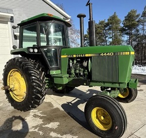 Motor y Caja de Cambios para Tractor Agrícola Johhn 4440 de 110HP, Año 1980 - Product Image 1