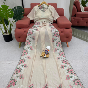 Hermoso Sari de diseñador con trabajo de hilo y blusa - Product Image 1