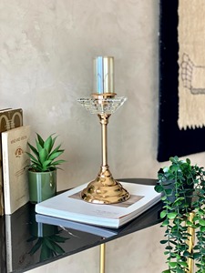 Serene Luminary Table Bougeoir Design Argent Robuste Idéal pour la décoration de la chambre et le produit de table d'éclairage ambiant - Product Image 5