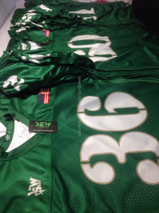Maillot de football américain personnalisé pour équipe, en polyester haute résistance offrant une excellente absorption de la transpiration et un confort optimal - Product Image 6