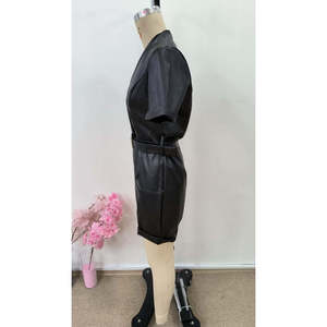 Combinaison courte en cuir pour femme, à manches courtes, col enveloppant, ceinture, 37175 - Noir - Product Image 6