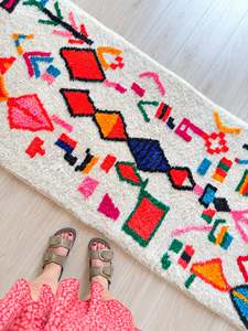 Wholesale Gorgeous <b>White</b> Beni Ourain Wool Rug Hand Woven Moroccan Luxury Carpet OEM with Colorful Motifs for Kitchen Space - Product Image 3