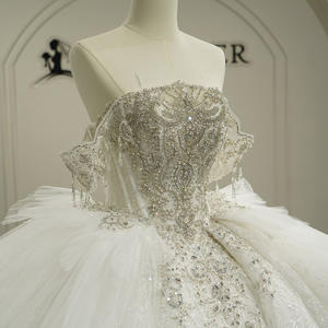 Vestidos de Novia Modernos Clásicos con Cuello Barco, Borlas, Volantes y Encaje, Largos hasta el Suelo, con Flores y Cristales, Modelo GT26060 - Product Image 5