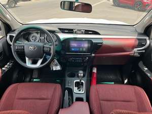 Toyota Hilux Double Cab AWD 2026 (neuf/occasion) avec phares LED, spécifications GCC, à vendre - Product Image 5