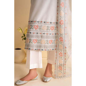 Ensemble chemise en mousseline de soie brodée Dhanak à effet cascade avec dupatta brodée en organza et pantalon BIC-3205 - Product Image 3