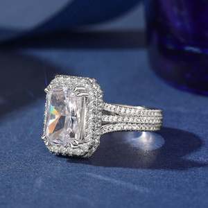 Bague Jeulia en argent sterling plaqué or rose avec halo de pierres taille émeraude et éclat captivant - Product Image 5
