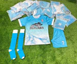 Uniforme de Fútbol Personalizado al por Mayor para Hombre, Conjunto Completo de Camiseta de Fútbol con Diseño Personalizable y Sublimación - Product Image 3