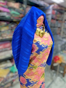 Dirac Fransawi multicolore rose avec châle bleu |   Robe traditionnelle somalienne de qualité supérieure pour les mariages et les fêtes - Product Image 2