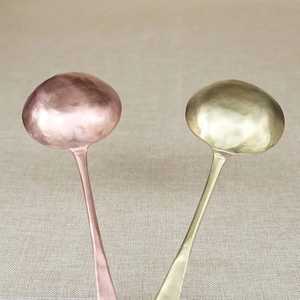 Cuillère de luxe artisanale en cuivre pur avec long manche pour accessoires de cuisine et de table à prix abordable par CRAFT ZONE EXPORT - Product Image 4