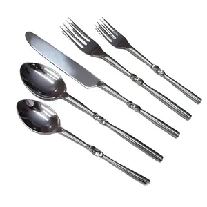 ชุดช้อนส้อมสแตนเลสแบบผูกปมเหมาะสำหรับงานแต่งงานสุดหรูและโอกาสรับประทานอาหารสุดหรู - Product Image 1