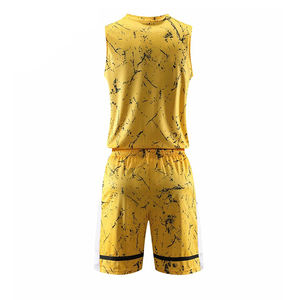 Ensemble de vêtements de basket-ball unisexe professionnel respirant et durable avec nom d'équipe personnalisable pour hommes et femmes - Product Image 3