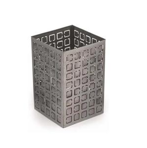 Support de T-light de Noël décoratif de forme carrée pour la décoration de la maison en métal de haute qualité 6.75x4.12x4.12 pouces - Product Image 1