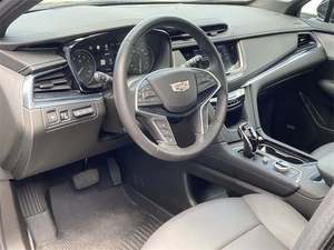 XT5 Premium Luxury AWD 2024 USADO, Volante a la Izquierda, Interior Oscuro, Asientos de Cuero, Neumáticos R19, Automático - Product Image 6