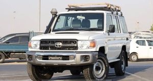 Meilleure offre LandCruiserS 70 2016 |   Moteur diesel turbo 4.5 |   RHD 5 portes |   Option complète |   SUV 4x4 propre et bien entretenu - Product Image 4