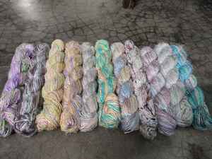 ผ้าไหมกล้วยผูกและย้อมสีพาสเทลปิดเสียงสำหรับการทอผ้าและถักด้วยเส้นด้ายและเส้นใยร้านค้าออกแบบได้ตามต้องการ - Product Image 4