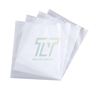 Sac en plastique PE transparent à fermeture éclair avec logo personnalisé pour le stockage durable des vêtements de la maison - Product Image 1