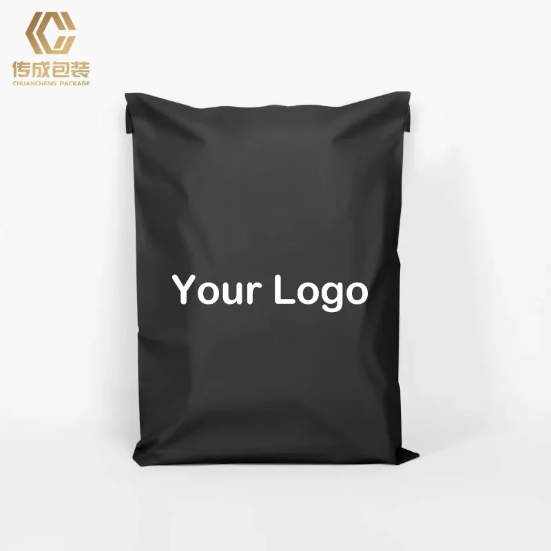 Individuelles Logo Kunststoff-Postpaket Kurier Poly-Versandtasche Kleidung Verpackung Umschlag Polymailer Versand Versandtaschen individuell