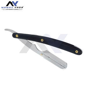 Navaja de Afeitar Profesional para Barbería, Hoja Recta, Bloqueo Oscilante, Negra y Plateada, Mango de Plástico Resistente - Product Image 5