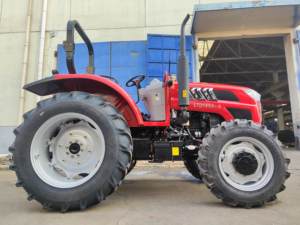 Tracteur agricole à roues 4x4 rouge, transmission par engrenages, moteur 20 CV, haute productivité, équipement agricole - Product Image 4