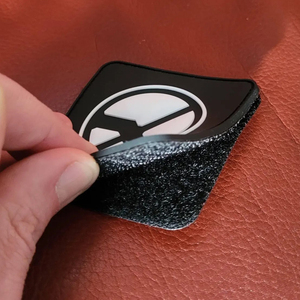 Etiqueta de goma de PVC de marca convexa 3D de diseño de moda, Parche de goma de silicona privado en relieve para coser personalizado para ropa - Product Image 2