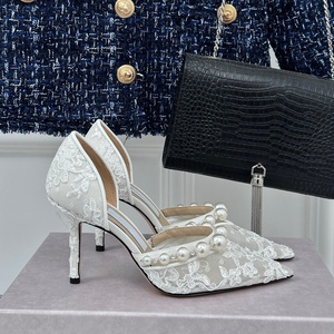 รองเท้าส้นเตี้ยสีขาวสำหรับเจ้าสาว ดีไซน์หรูหรา สวมใส่สบาย สายรัดเส้นเดียว สวมง่าย ระบายอากาศได้ดี ประดับโบว์ตาข่ายสีขาว - Product Image 2
