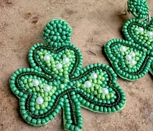 Pendientes de cuentas bordadas para novia, estilo compromiso, pendientes de cuentas bordados llamativos, diseño hecho a mano para la noche - Product Image 6