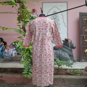 ชุดเดรสผ้าพิมพ์ลายสำหรับผู้หญิงชุดกระโปรงมีกระดุมด้านหน้ามีลายผ้าจีบเย็บ - Product Image 4