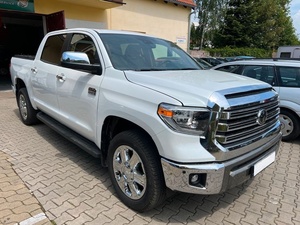 2020 Yota Tundra usada con asientos de cuero Opción de dirección izquierda - Product Image 5