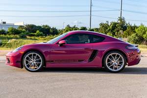 ปอร์เช่ 718 เคย์แมน สไตล์ อิดิชั่น ปี 2024 สีรูบี้ สตาร์ นีโอ พร้อมแพ็คเกจพรีเมียมและสปอร์ตโครโน - Product Image 4