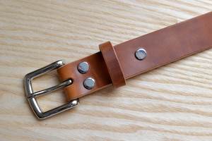 Cinturón informal de cuero, cinturón informal de cuero a la moda para hombre, hecho en India a precio mayorista - Product Image 3