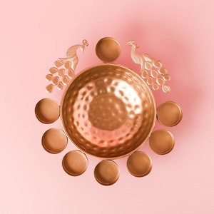 Diseño de pavo real de alta calidad diseño único indio latón Diya Urli Set para decoración del hogar y bodas - Product Image 1