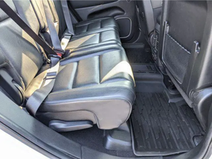 Véhicule d'occasion de luxe de taille moyenne, transmission automatique, intérieur haut de gamme, haute spécification, pour l'exportation, modèle 2023-2024 - Product Image 5