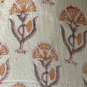 Tissu en coton imprimé à la main – Motif floral stylisé Buti |   Jaune moutarde et rouge bordeaux sur fond blanc naturel - Product Image 3