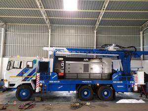 Meilleure vente de foreuse entièrement hydraulique montée sur camion 450m perceuse de puits d'eau de haute qualité au prix - Product Image 4