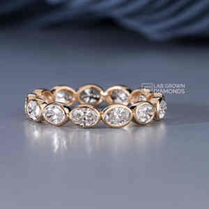 Anillo de Diamante Cultivado en Laboratorio con Corte Ovalado en Oro Amarillo de 14 Quilates para Mujer, Joyería de Lujo con 13 Piedras de Calidad VS EF, Regalo de Aniversario o Boda, 1.71g - Product Image 1