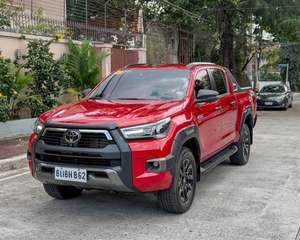 PREMIER PROPRIÉTAIRE TOYOTA HILUX CONQUEST V 4X2 2025 LHD PICKUP VOITURE D'OCCASION ÉTAT PARFAIT - Product Image 1