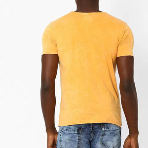 Diseñe su propia camiseta de manga corta transpirable de talla grande con cuello redondo para hombre con diseño personalizado Precio al por mayor de alta calidad - Product Image 3