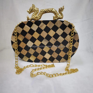 กระเป๋าคลัตช์เรซินลายทางสำหรับผู้หญิงหรูหราทำด้วยมือ - Product Image 1