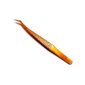 Pince à épiler pour cils en acier inoxydable, fabriquée à la main, durable, fine, à pointe inclinée, pour femmes, outils de beauté pour le maquillage - Product Image 3