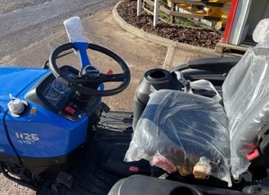 Tracteur à chenilles SOLIS 26 4x4 à transmission automatique 24 CV 2023 - Product Image 2