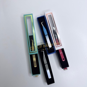 Pince à épiler pour cils en acier inoxydable 10 mm, antistatique, antimagnétique, à pointe lisse et prise parfaite, isolations argent/rouge/blanc/bleu - Product Image 4