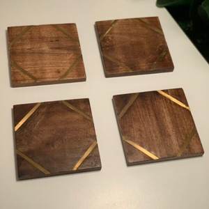 Ensemble de 4 sous-verres ronds en bois de qualité supérieure pour la maison moderne Ensemble de 4 sous-verres en bois durables pour les cafés et les bureaux - Product Image 5