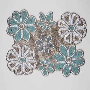 Mantel Individual de Resina Ecológico con Cuentas Florales Bohemias Hecho a Mano, de Lujo Europeo, Resistente para Cocina y Restaurantes - Product Image 3