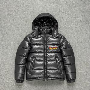 Chaqueta Acolchada Antibacteriana para Hombre, con Cuello Alto, Detalles de Piel, Logotipo Frontal, Acabado Negro Brillante, con Capucha, Aislante, Casual de Invierno - Product Image 1