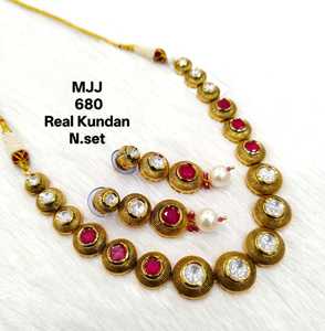 Conjunto de collar de novia Kundan exclusivo para bodas diseños seleccionados a mano a medida para boutiques étnicas ahora disponible a precio de exportación - Product Image 4