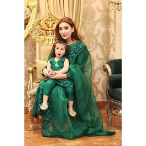 Conjunto de Camisa y Dupatta de Chifón Green Glory - Product Image 1