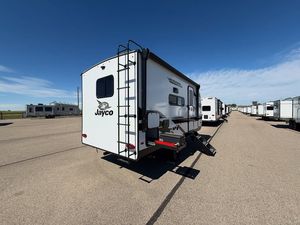 Caravane de voyage miniature Morden Jayco Jay Feather, 4 personnes, légère, en aluminium, design moderne, noire avec graphismes autocollants - Product Image 3