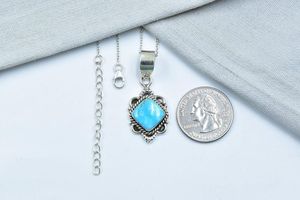 สร้อยคอพลอยโบโฮของผู้หญิงทำด้วยมือจี้เทอร์คอยส์ Kingman พร้อมโรเดียมชุบเงินและโซ่ปรับได้ - Product Image 5