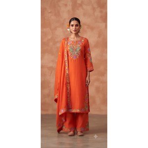 Elegante Kurta de Corte Recto con Hermosos Pantalones Palazzo Fluidos y Cómodos, Conjunto de 3 Piezas - Product Image 1