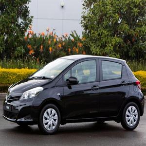 Voitures Toyota Yaris d'occasion à vendre frais et propre peu utilisés sans accident Conduite automatique à gauche et à droite Meilleur prix - Product Image 3